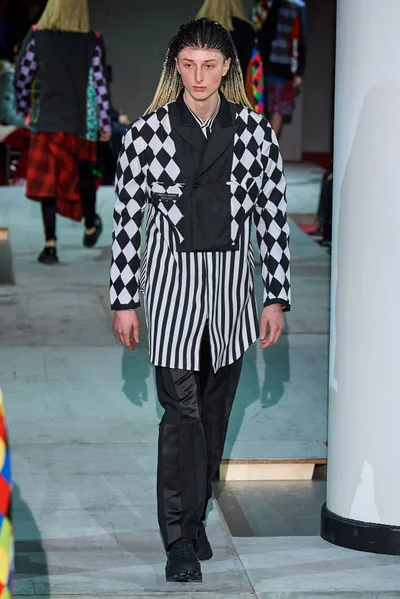Look 11